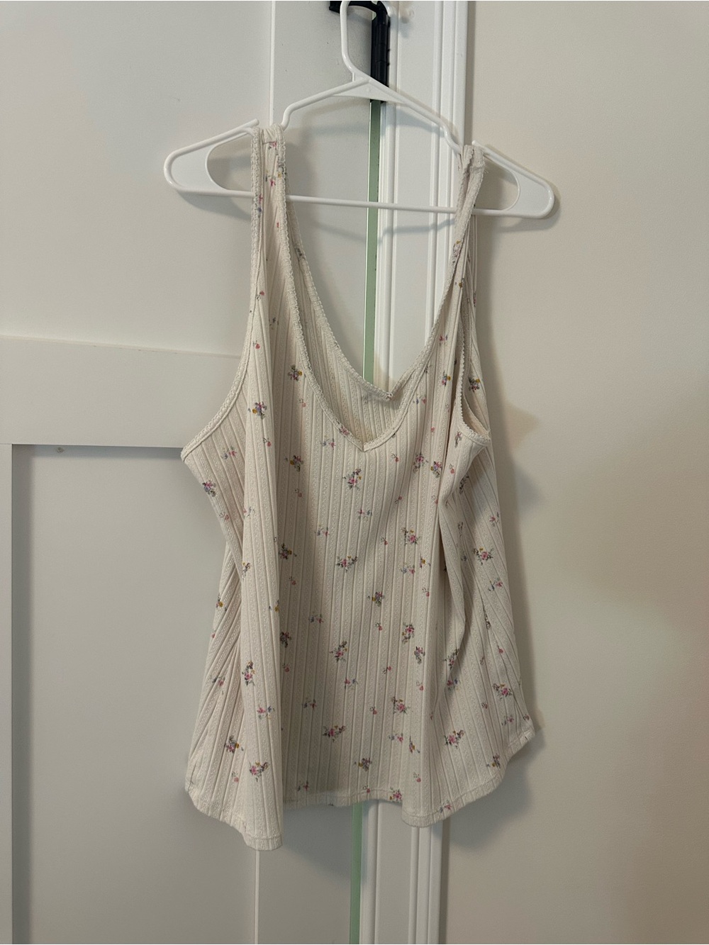 Universal Thread Cream Floral Ribbed V-Neck Tank - Picture 3 of 5
